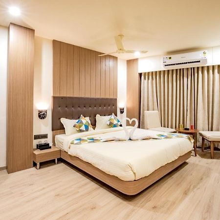 Hotel Nexus Раджкот Екстер'єр фото