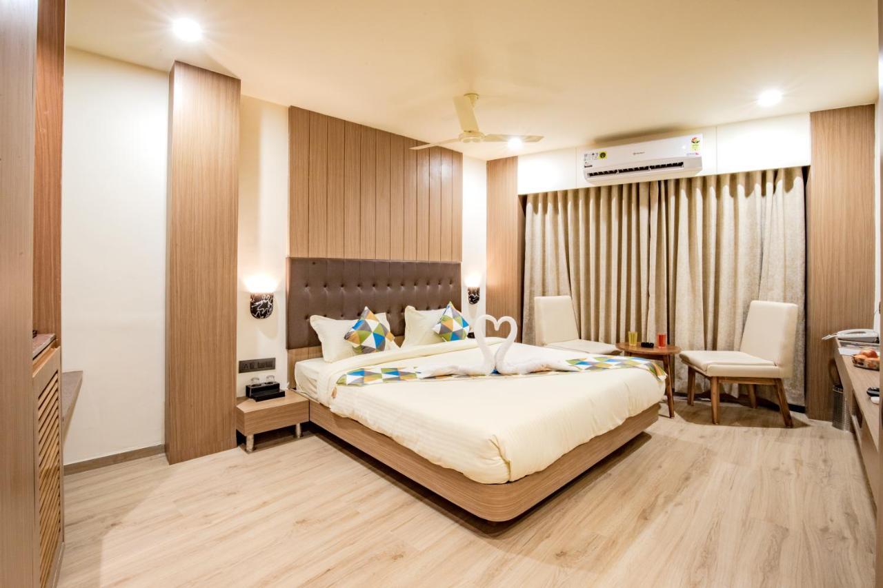 Hotel Nexus Раджкот Екстер'єр фото