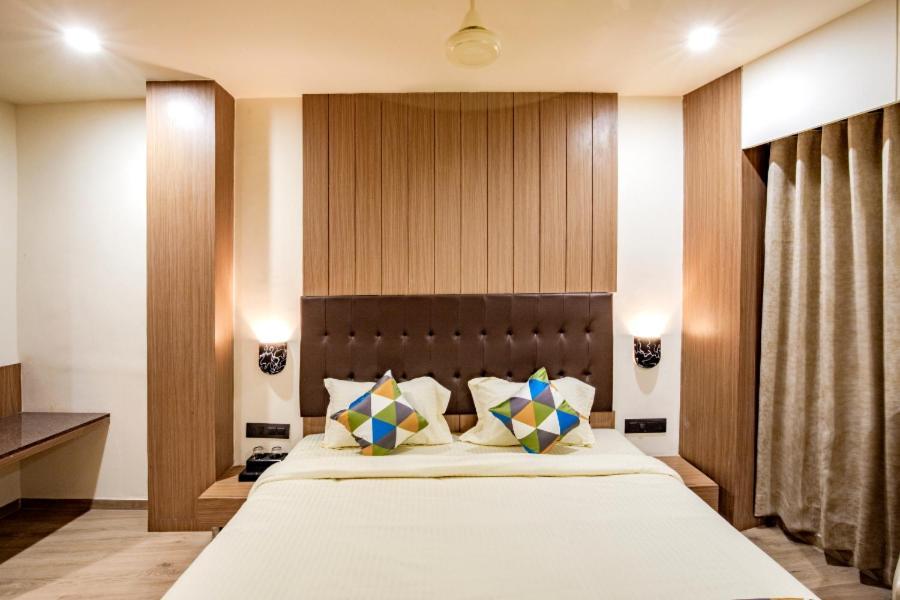 Hotel Nexus Раджкот Екстер'єр фото