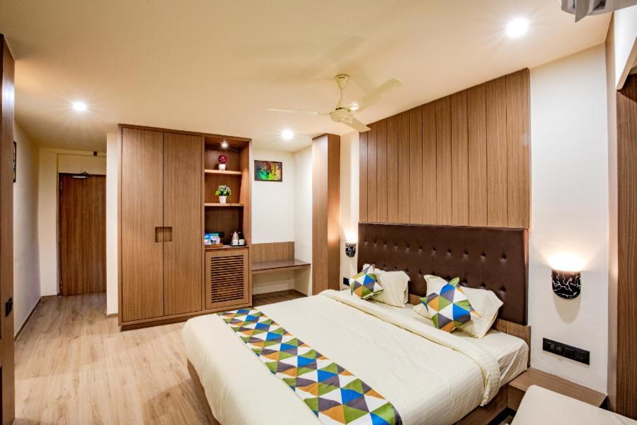Hotel Nexus Раджкот Екстер'єр фото