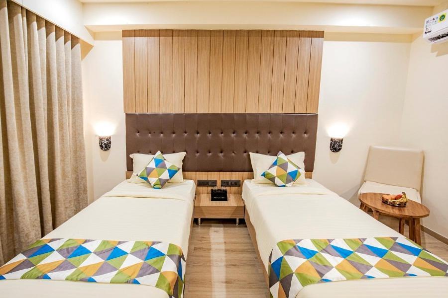 Hotel Nexus Раджкот Екстер'єр фото