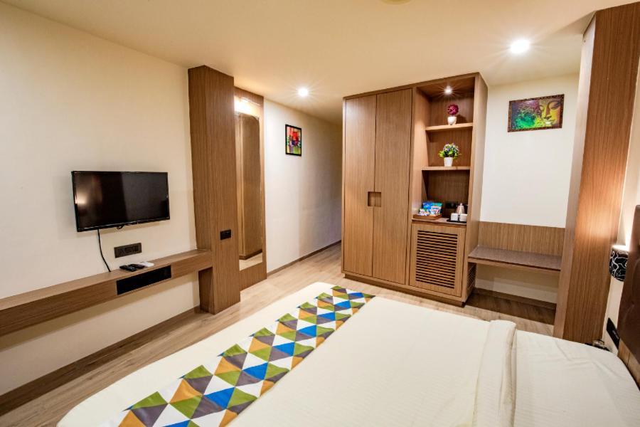 Hotel Nexus Раджкот Екстер'єр фото
