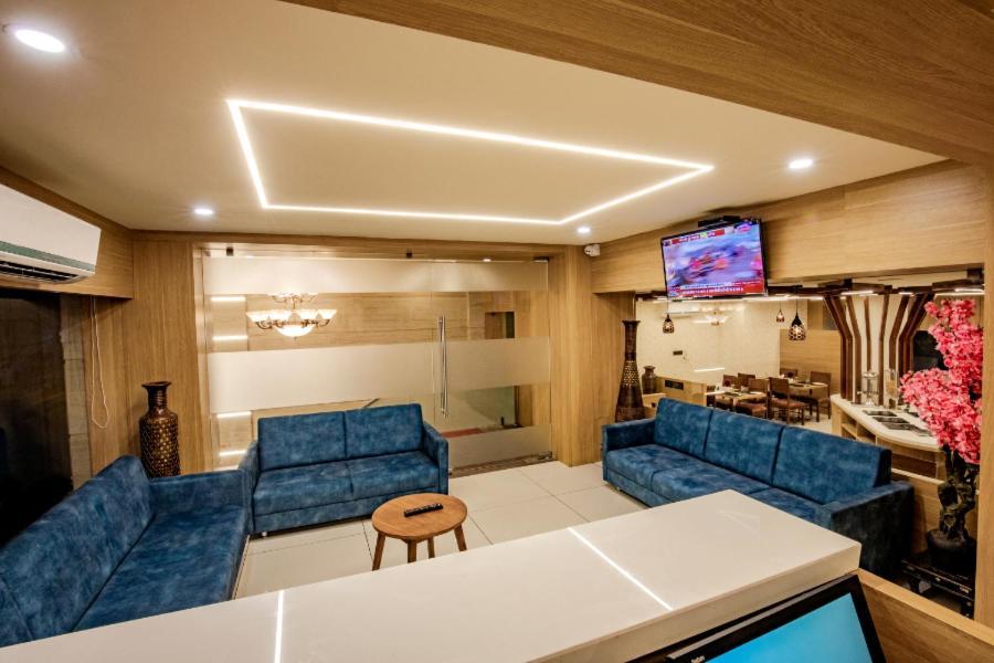 Hotel Nexus Раджкот Екстер'єр фото