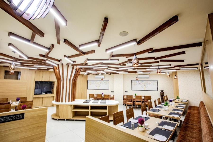 Hotel Nexus Раджкот Екстер'єр фото