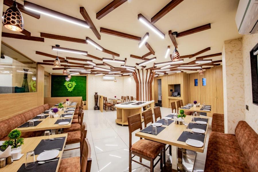 Hotel Nexus Раджкот Екстер'єр фото