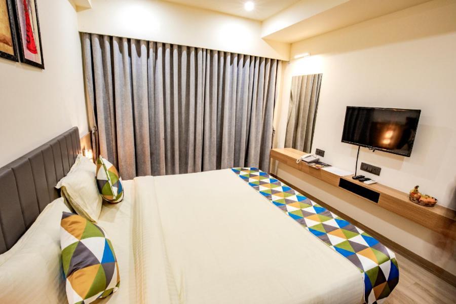 Hotel Nexus Раджкот Екстер'єр фото